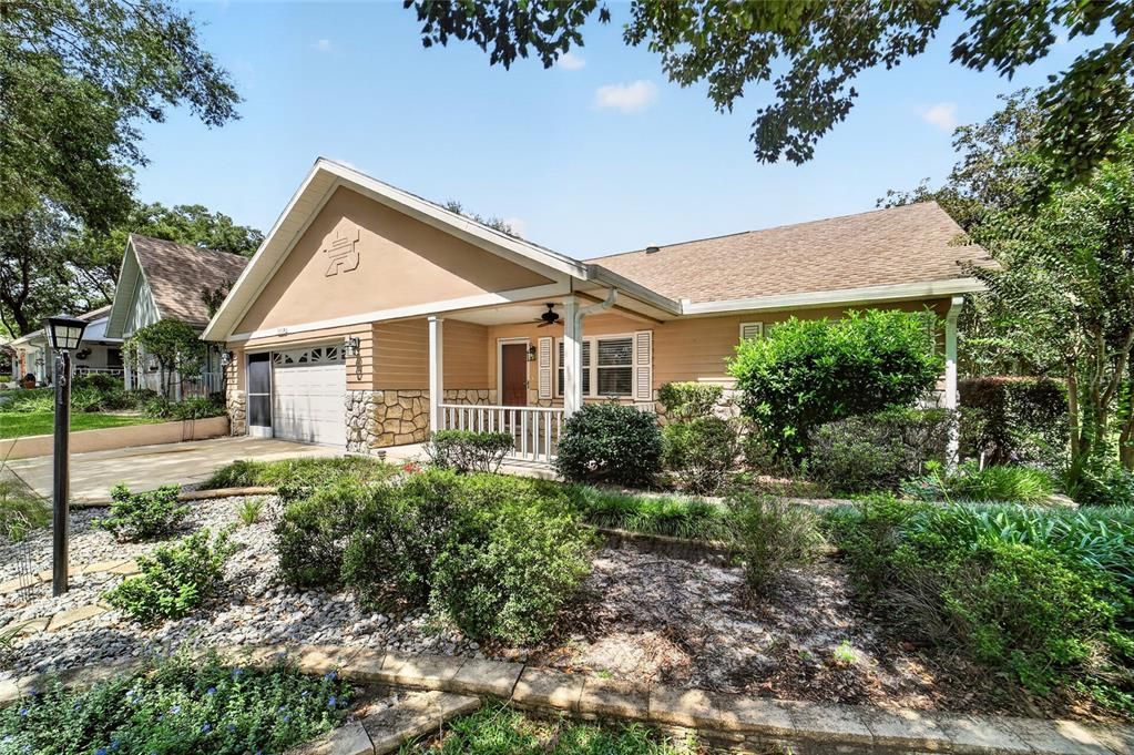 For Sale: $199,850 (2 beds, 2 baths, 1688 Square Feet)