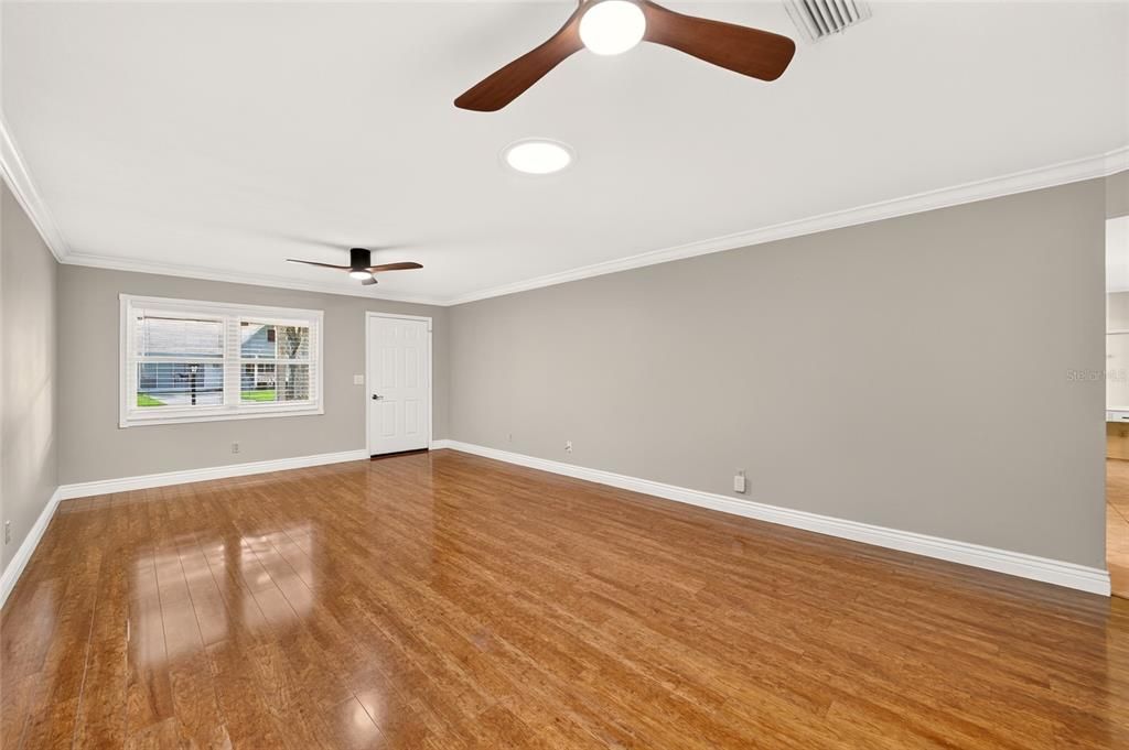 For Sale: $199,850 (2 beds, 2 baths, 1688 Square Feet)