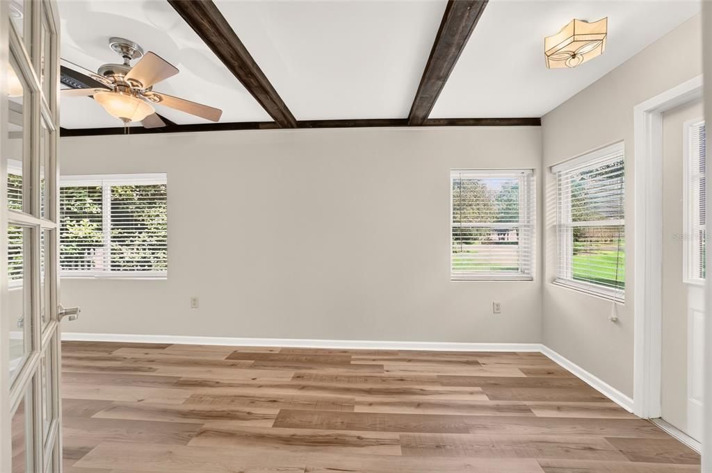 For Sale: $199,850 (2 beds, 2 baths, 1688 Square Feet)