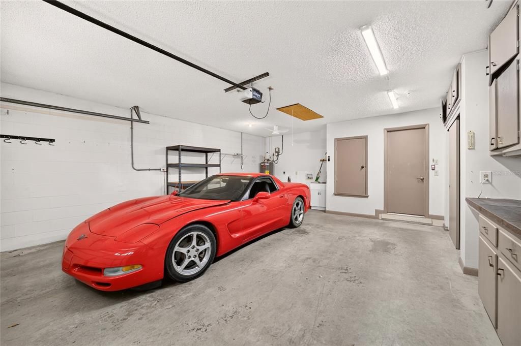 For Sale: $199,850 (2 beds, 2 baths, 1688 Square Feet)