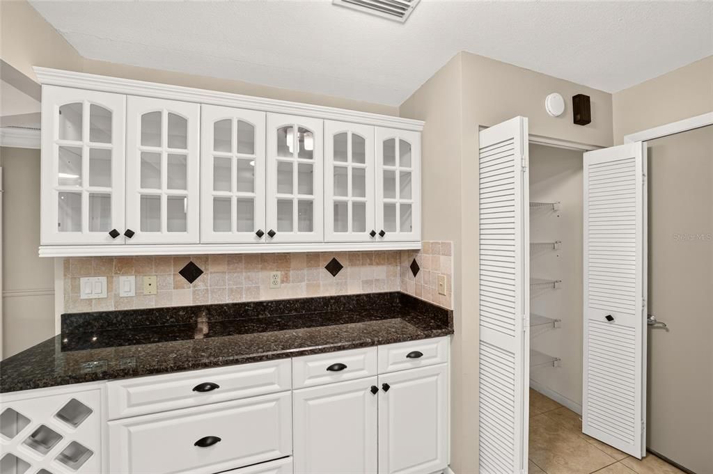 For Sale: $199,850 (2 beds, 2 baths, 1688 Square Feet)