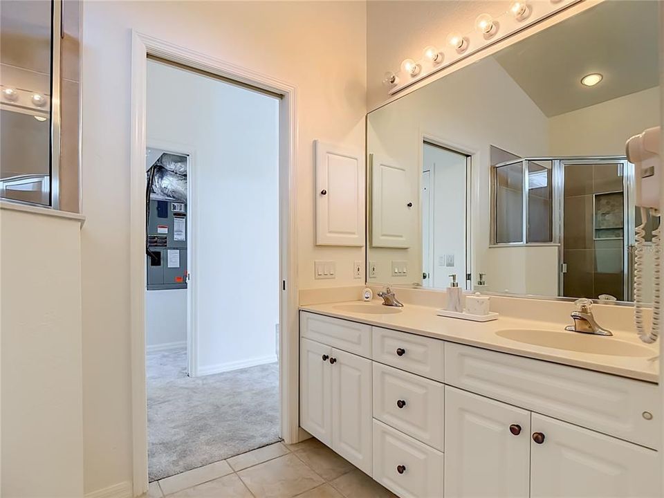 For Sale: $474,000 (4 beds, 3 baths, 2609 Square Feet)
