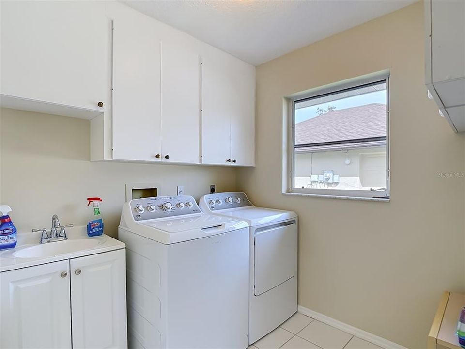 For Sale: $474,000 (4 beds, 3 baths, 2609 Square Feet)