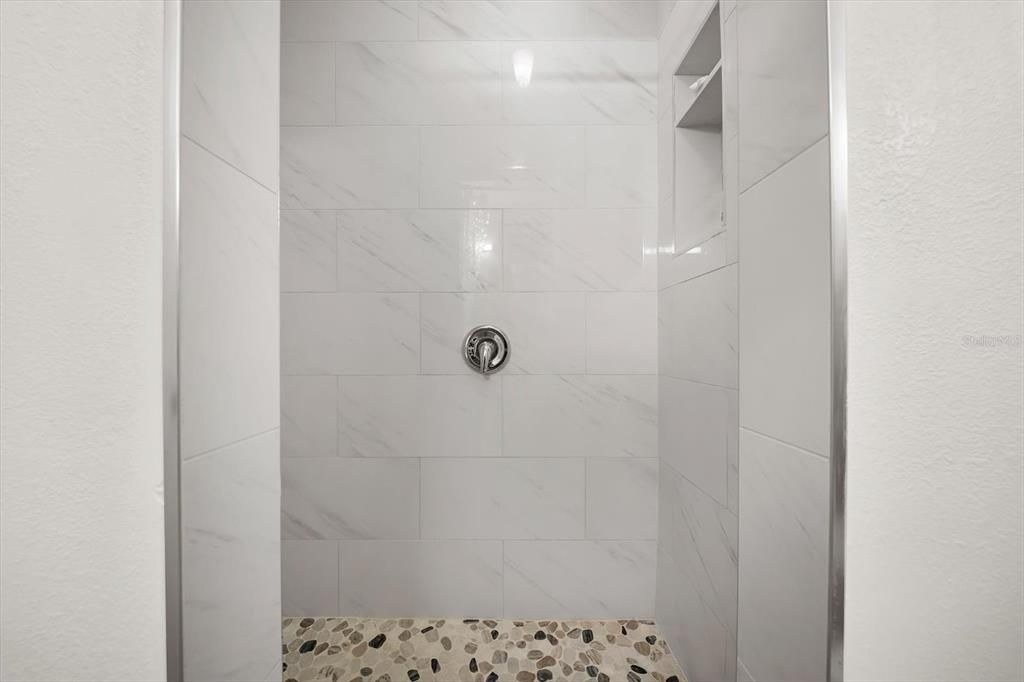 For Sale: $1,650,000 (4 beds, 4 baths, 1960 Square Feet)