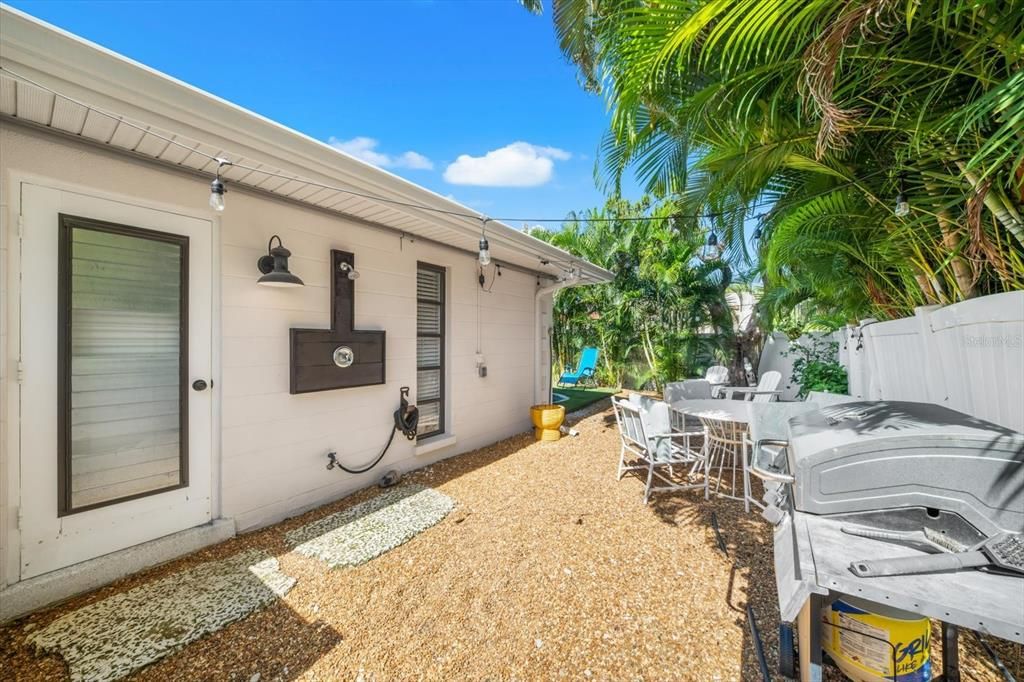 For Sale: $1,650,000 (4 beds, 4 baths, 1960 Square Feet)