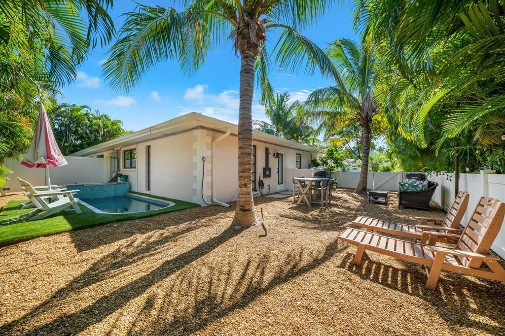 For Sale: $1,650,000 (4 beds, 4 baths, 1960 Square Feet)