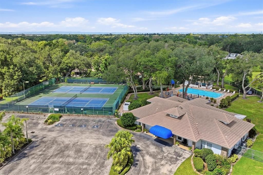 For Sale: $240,000 (2 beds, 2 baths, 1236 Square Feet)