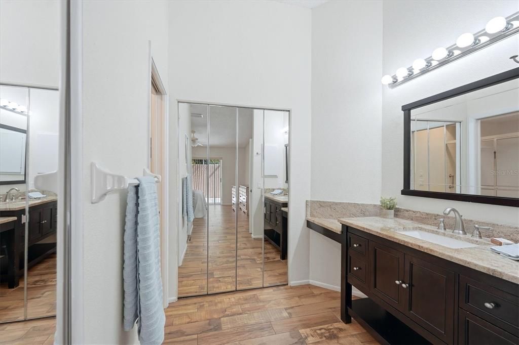 For Sale: $240,000 (2 beds, 2 baths, 1236 Square Feet)