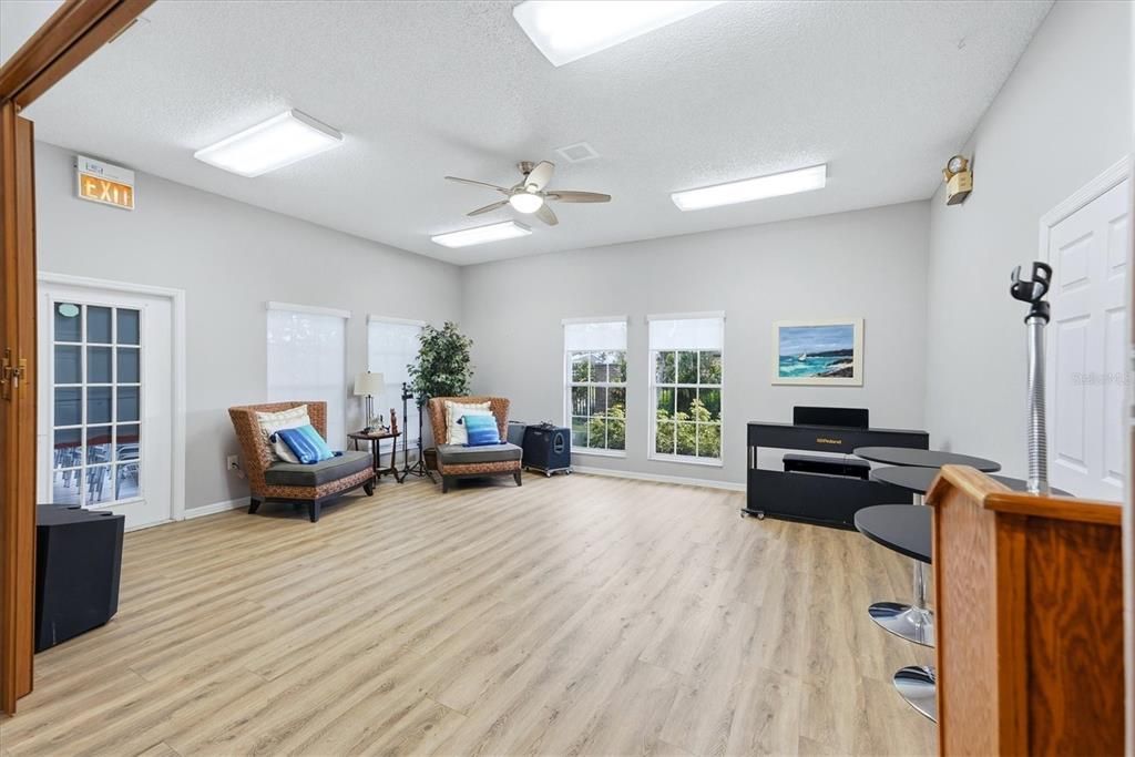 For Sale: $240,000 (2 beds, 2 baths, 1236 Square Feet)