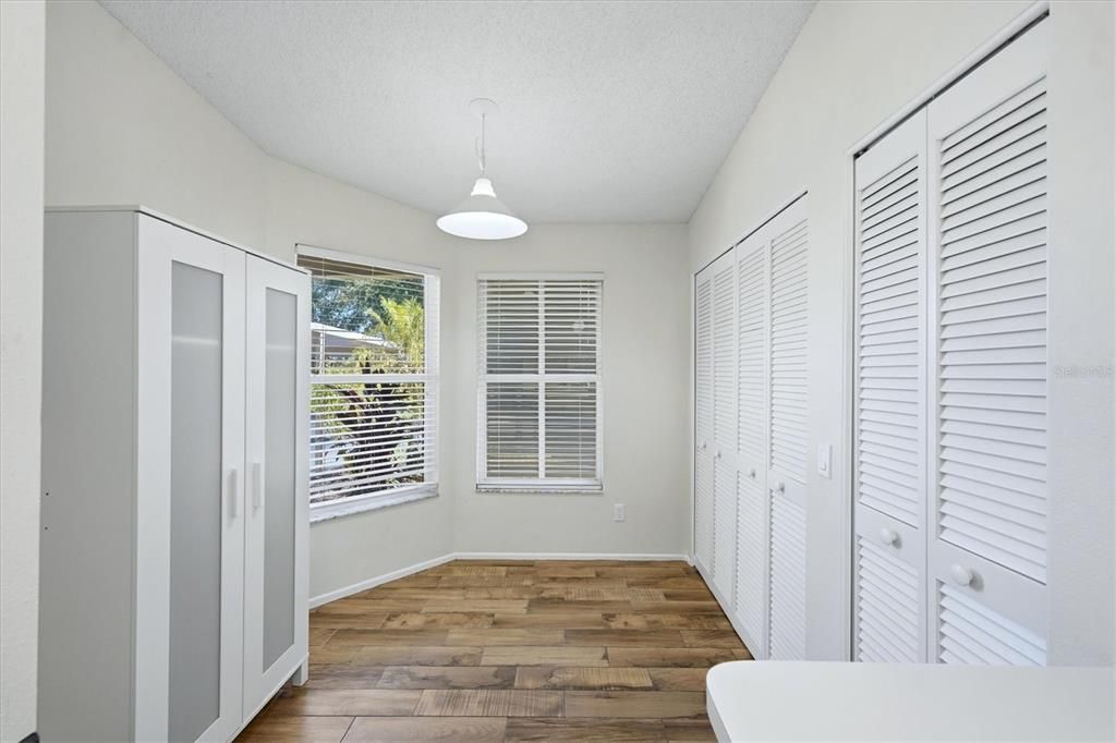 For Sale: $240,000 (2 beds, 2 baths, 1236 Square Feet)