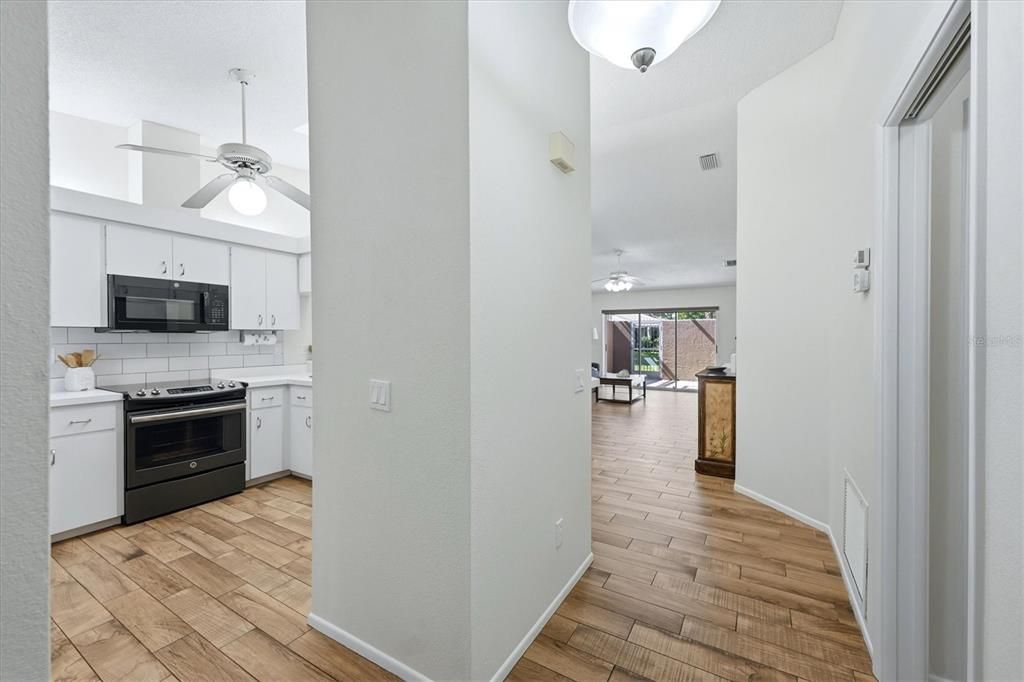 For Sale: $240,000 (2 beds, 2 baths, 1236 Square Feet)