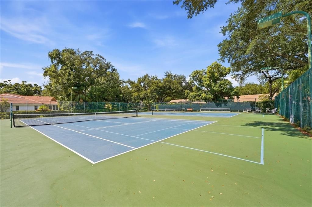 For Sale: $240,000 (2 beds, 2 baths, 1236 Square Feet)