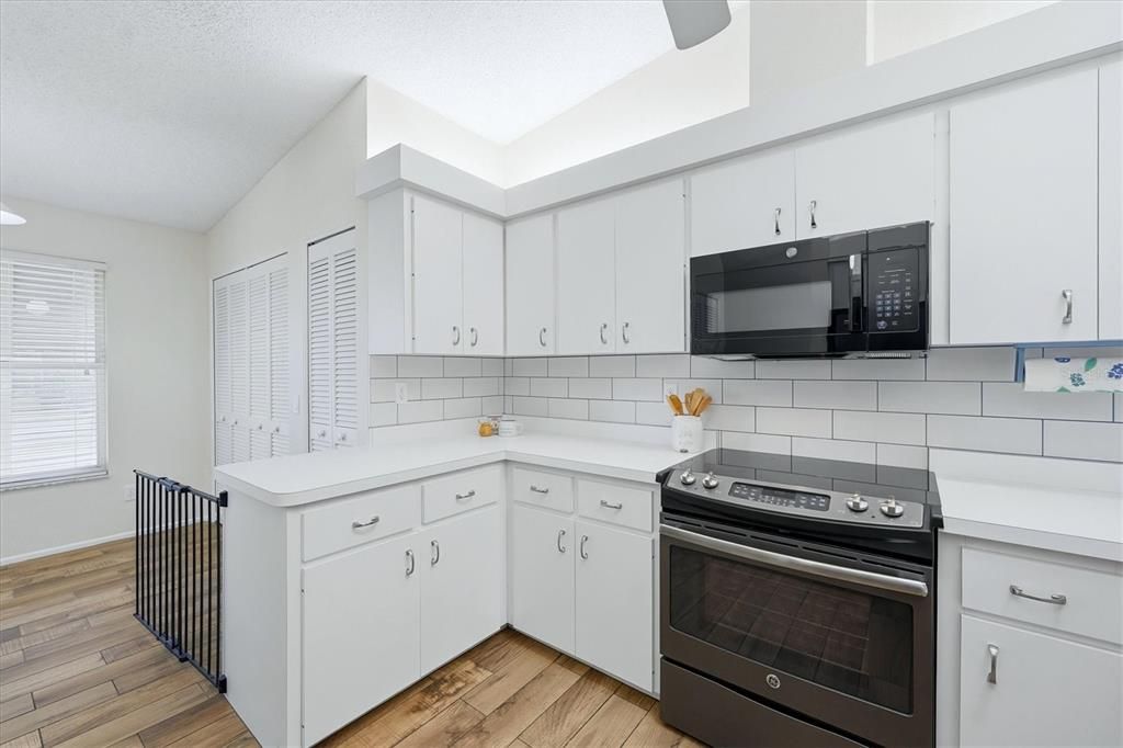 For Sale: $240,000 (2 beds, 2 baths, 1236 Square Feet)
