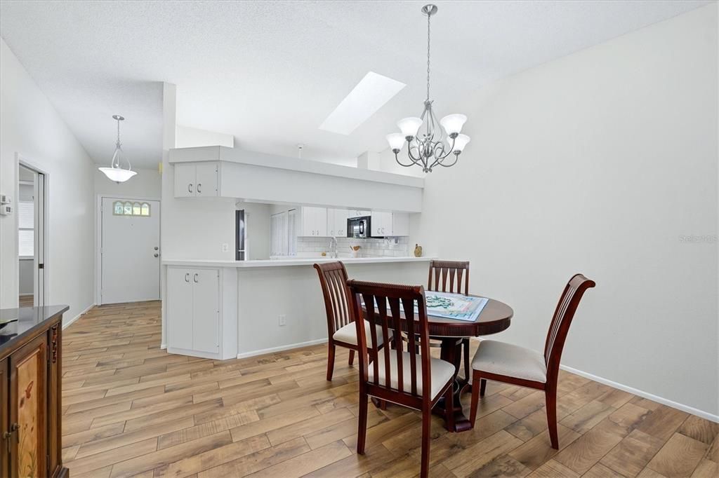 For Sale: $240,000 (2 beds, 2 baths, 1236 Square Feet)