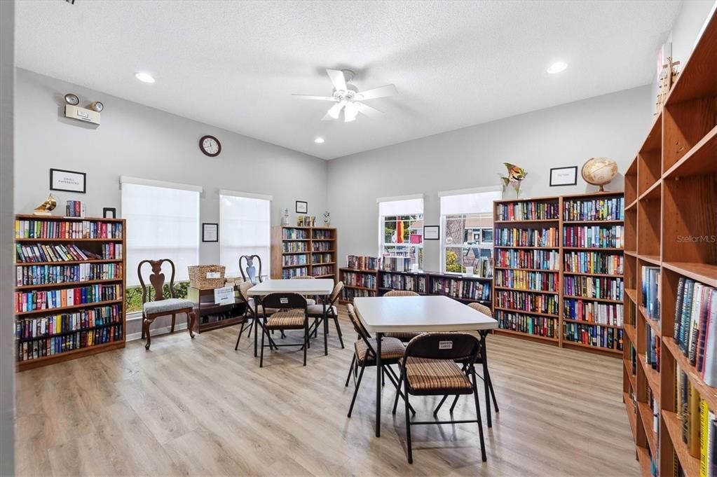 For Sale: $240,000 (2 beds, 2 baths, 1236 Square Feet)