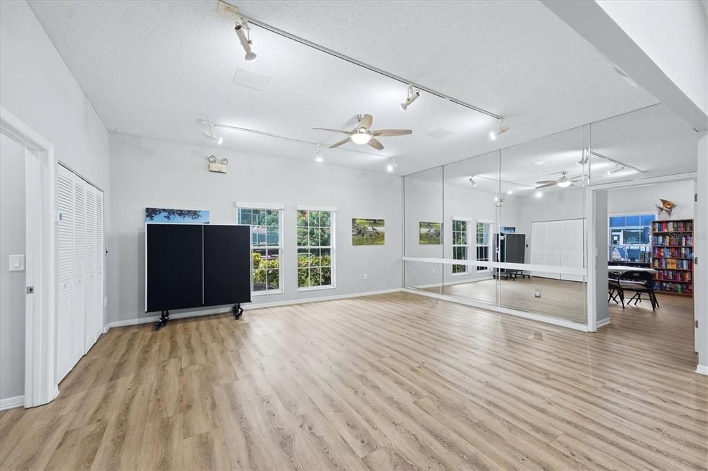 For Sale: $240,000 (2 beds, 2 baths, 1236 Square Feet)