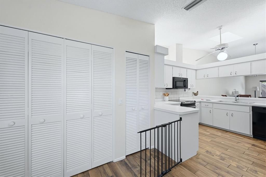 For Sale: $240,000 (2 beds, 2 baths, 1236 Square Feet)