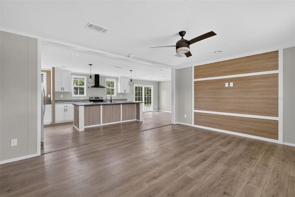 For Sale: $244,900 (3 beds, 2 baths, 1493 Square Feet)