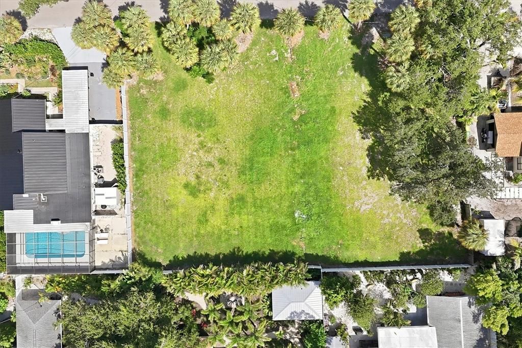 En Venta: $475,000 (0.19 acres)