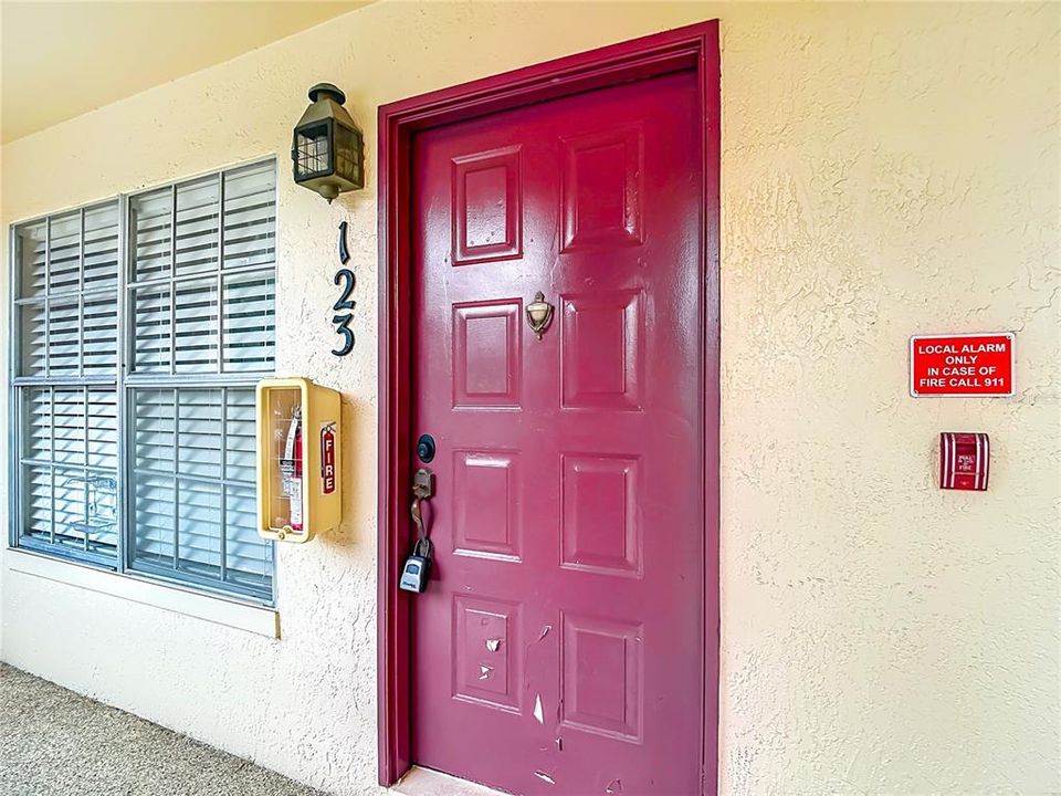 For Sale: $139,500 (2 beds, 1 baths, 925 Square Feet)