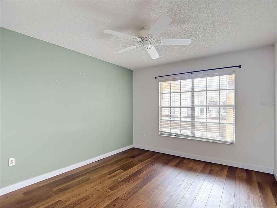 For Sale: $139,500 (2 beds, 1 baths, 925 Square Feet)