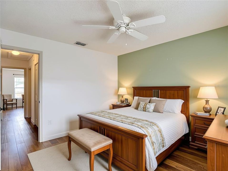 For Sale: $139,500 (2 beds, 1 baths, 925 Square Feet)