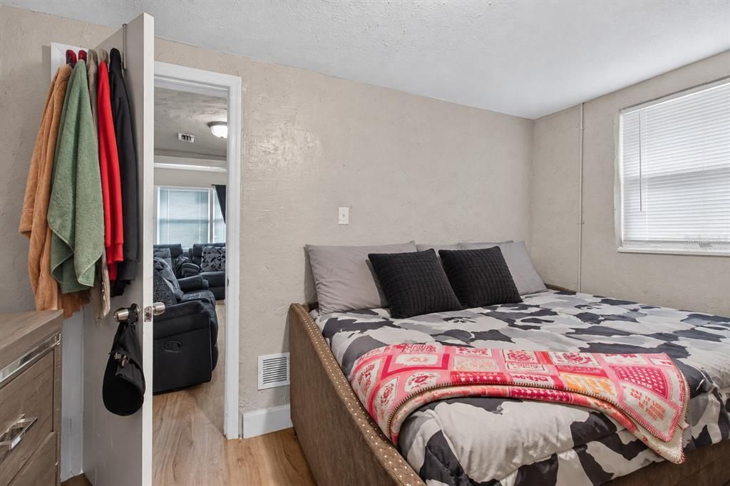 En Venta: $339,900 (3 camas, 2 baños, 1100 Pies cuadrados)