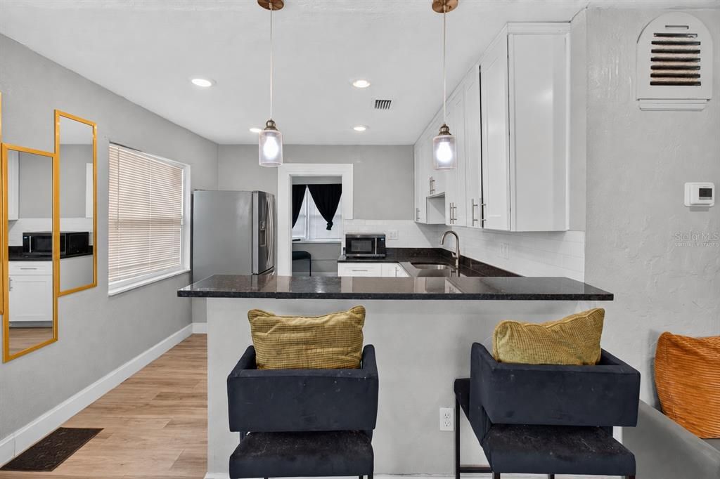En Venta: $339,900 (3 camas, 2 baños, 1100 Pies cuadrados)