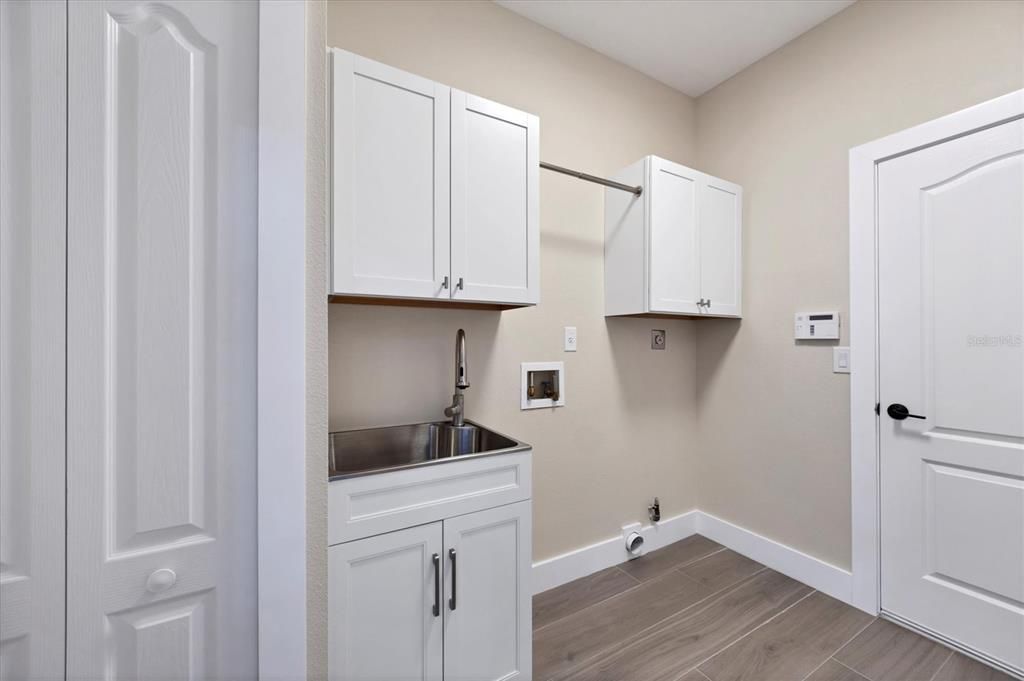 В аренду: $5,995 (3 спален, 3 ванн, 2597 Квадратных фут)