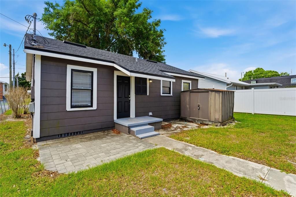 For Sale: $319,900 (4 beds, 2 baths, 1392 Square Feet)
