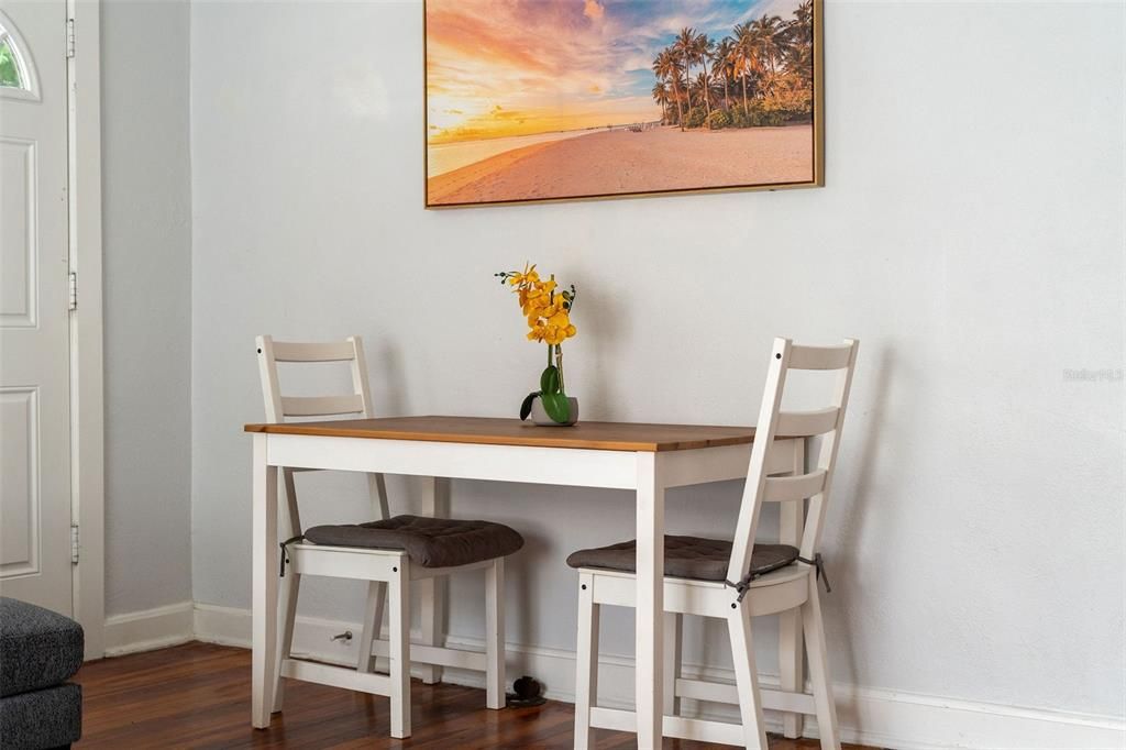For Sale: $319,900 (4 beds, 2 baths, 1392 Square Feet)