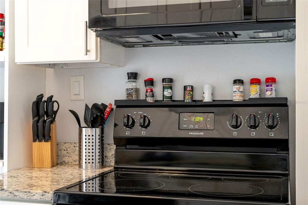 For Sale: $319,900 (4 beds, 2 baths, 1392 Square Feet)