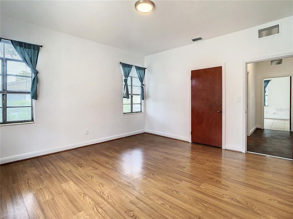 En Renta: $2,200 (3 camas, 1 baños, 1306 Pies cuadrados)