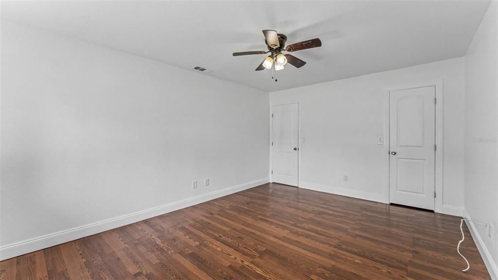 For Sale: $545,000 (5 beds, 2 baths, 2444 Square Feet)