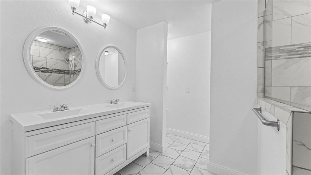 For Sale: $545,000 (5 beds, 2 baths, 2444 Square Feet)