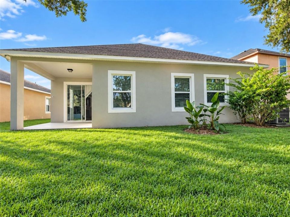For Rent: $2,100 (3 beds, 2 baths, 2000 Square Feet)