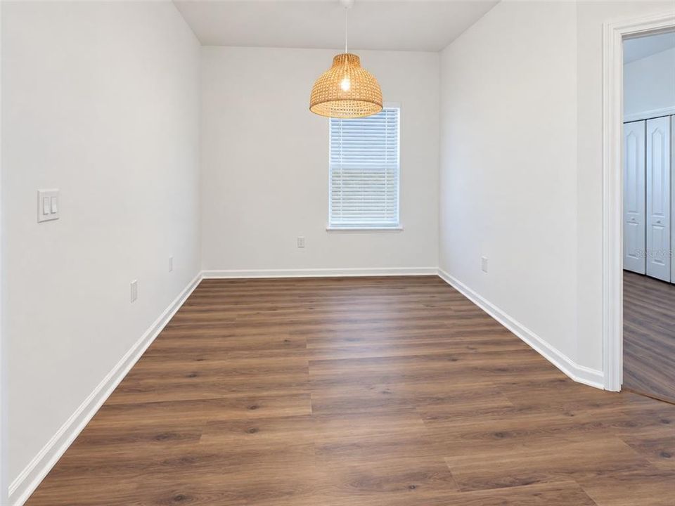 For Rent: $2,100 (3 beds, 2 baths, 2000 Square Feet)