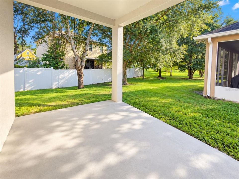 For Rent: $2,100 (3 beds, 2 baths, 2000 Square Feet)