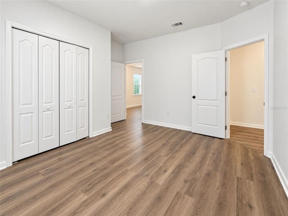 For Rent: $2,100 (3 beds, 2 baths, 2000 Square Feet)
