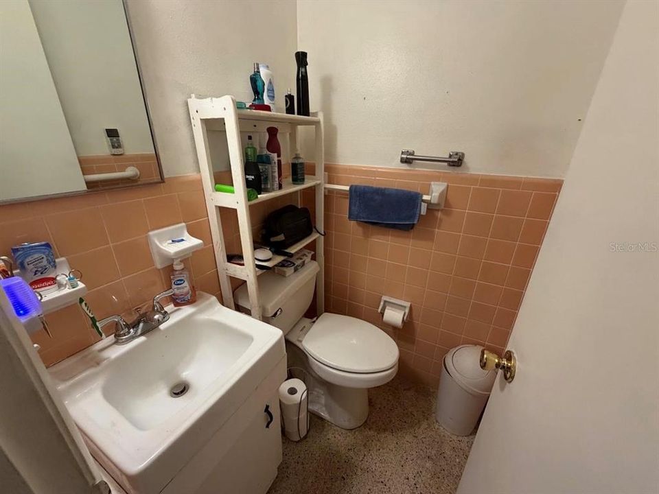 На продажу: $249,900 (3 спален, 2 ванн, 988 Квадратных фут)