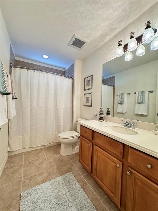 En Venta: $339,000 (3 camas, 2 baños, 1381 Pies cuadrados)