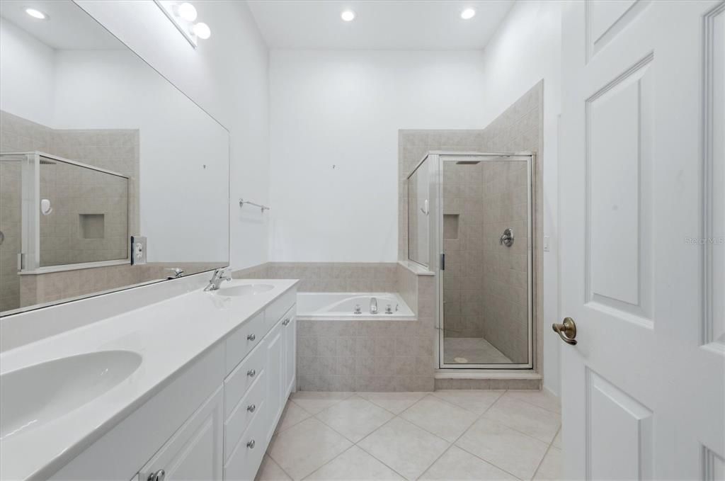 For Sale: $269,000 (3 beds, 2 baths, 1623 Square Feet)