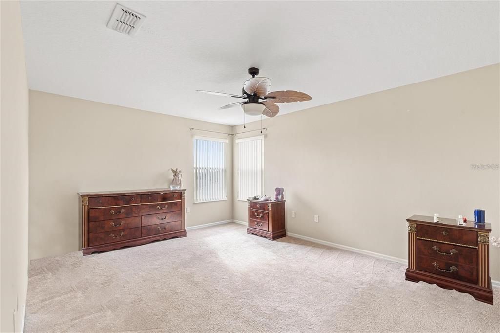 For Sale: $489,890 (5 beds, 4 baths, 2451 Square Feet)