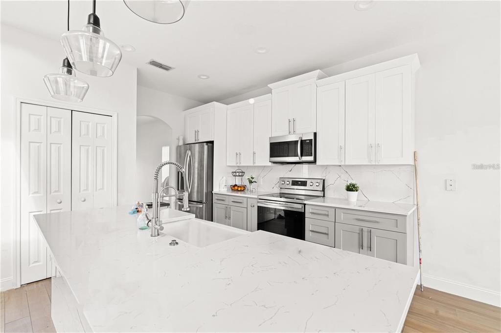 For Sale: $489,890 (5 beds, 4 baths, 2451 Square Feet)