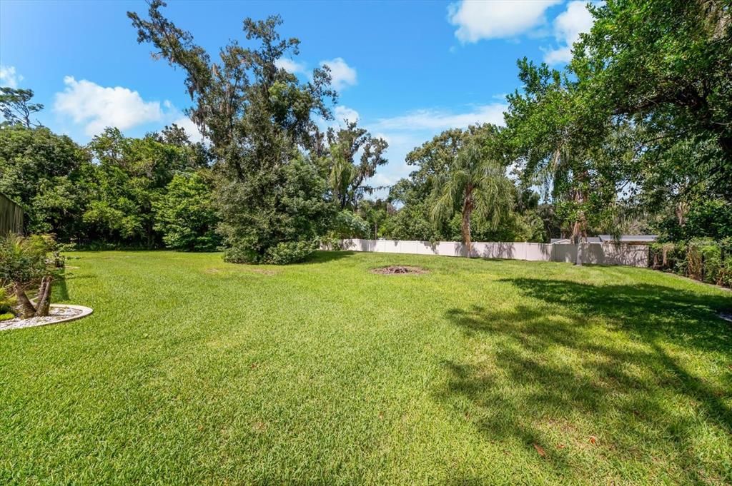For Sale: $1,600,000 (6 beds, 5 baths, 5171 Square Feet)