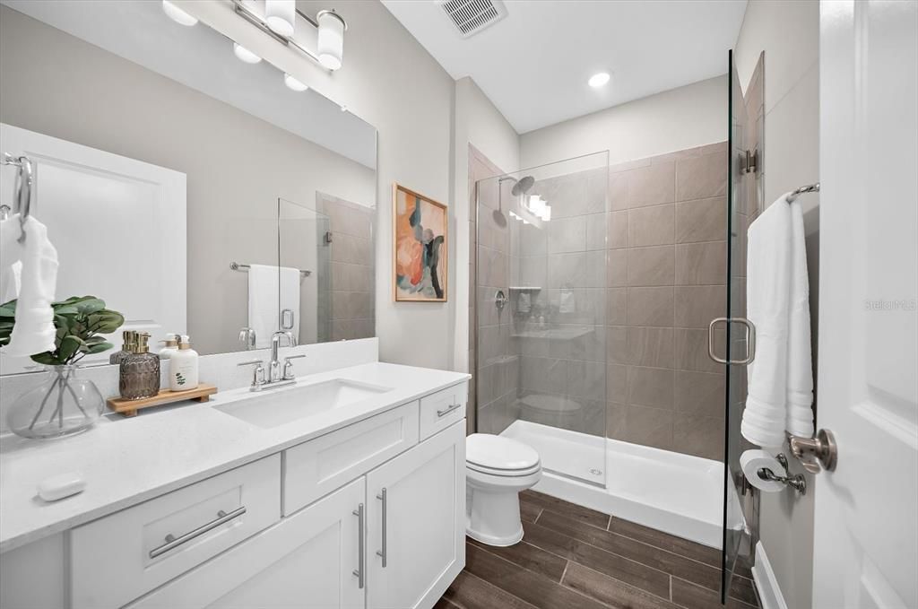 For Sale: $1,600,000 (6 beds, 5 baths, 5171 Square Feet)