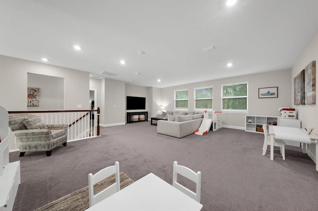 For Sale: $1,600,000 (6 beds, 5 baths, 5171 Square Feet)