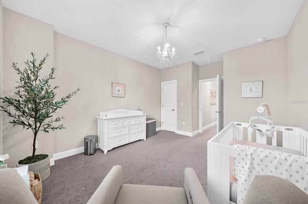 For Sale: $1,600,000 (6 beds, 5 baths, 5171 Square Feet)