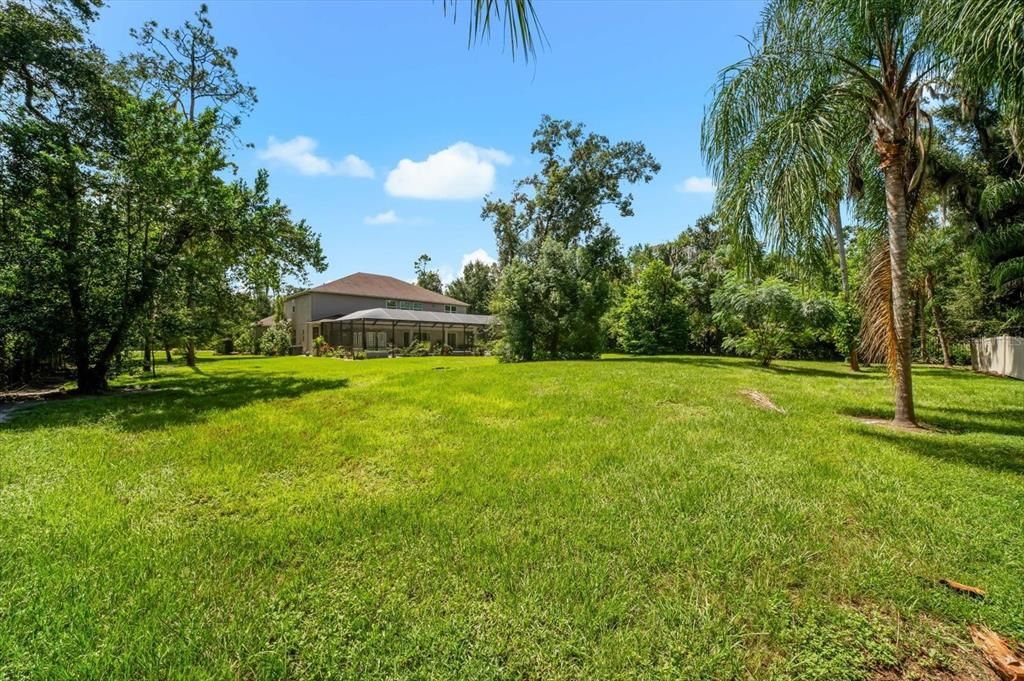 For Sale: $1,600,000 (6 beds, 5 baths, 5171 Square Feet)