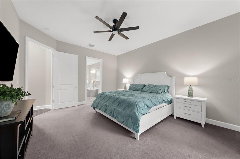 For Sale: $1,600,000 (6 beds, 5 baths, 5171 Square Feet)